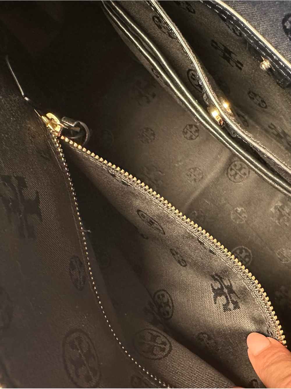 Tory Burch Black Quilted Shoulder Bag with Chain Detail - Picture 6 of 8
